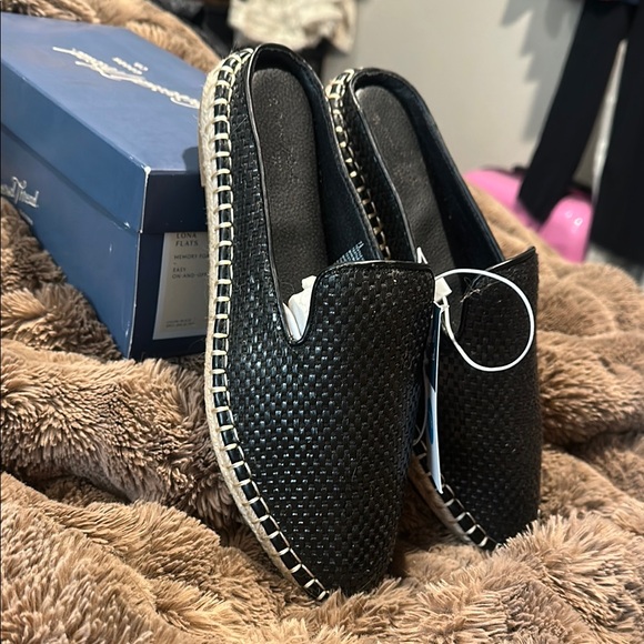 Universal Thread-Black Woven Slip-On Shoes size 7.5 - Picture 2 of 7